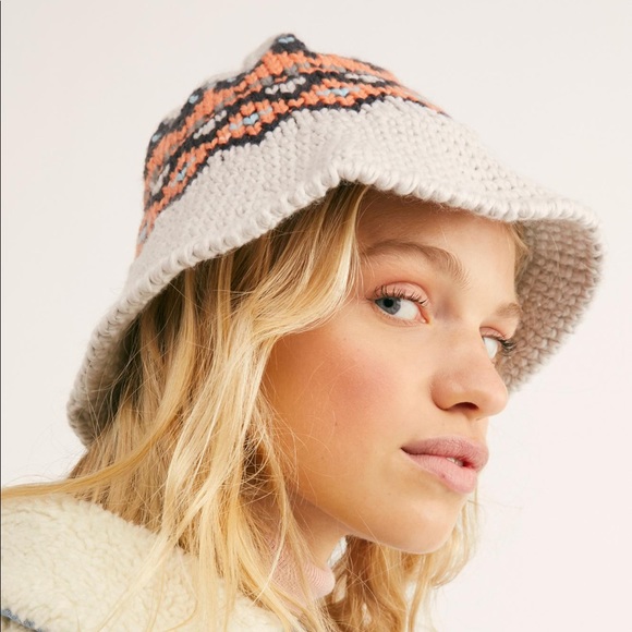 knit bucket hat